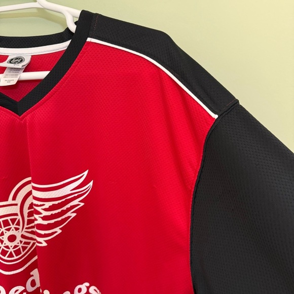 NHL red wings jersey Red and Black size 2XL hockey Detroit - Picture 9 of 12